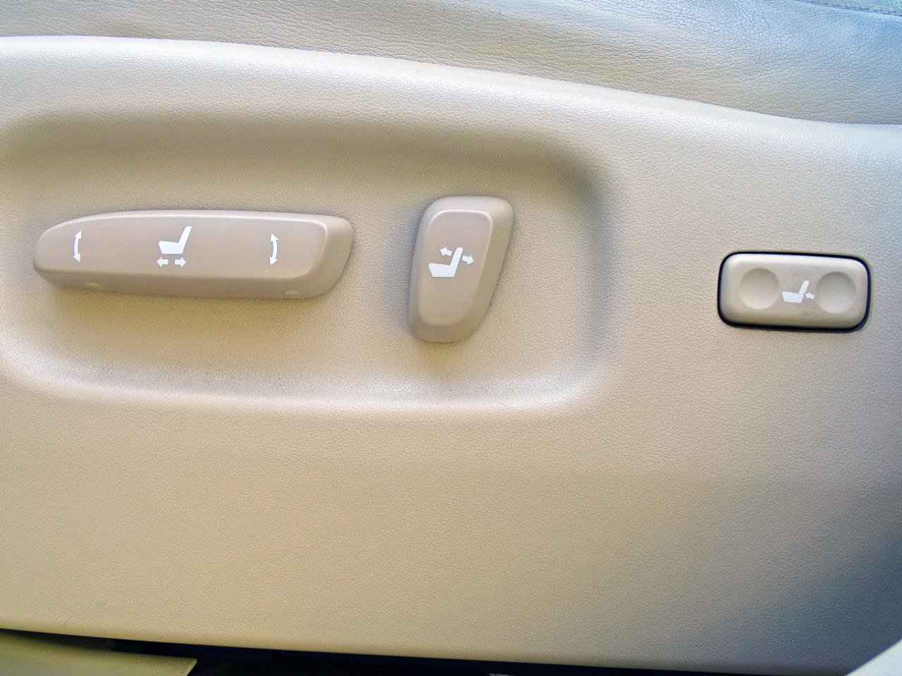 Used 2011 Lexus RX 350 2WD w/ Premium Pkg image 12