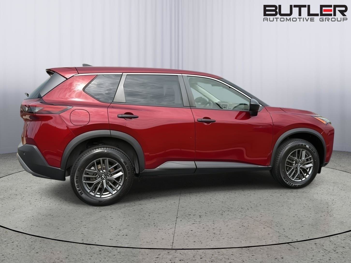Used 2023 Nissan Rogue S AWD/4WD image 7
