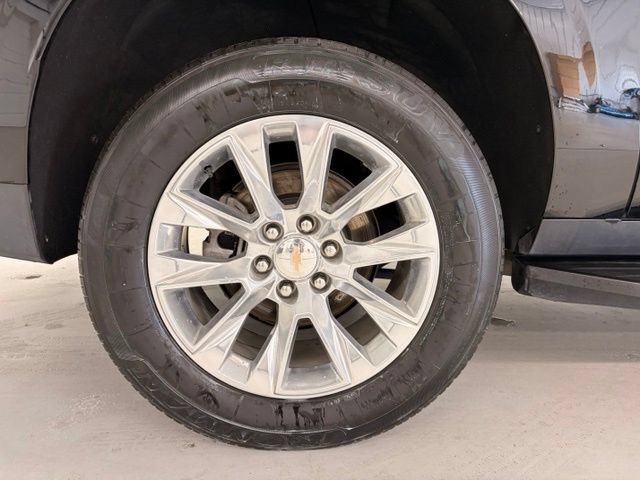Used 2024 Chevrolet Suburban Premier AWD/4WD image 7