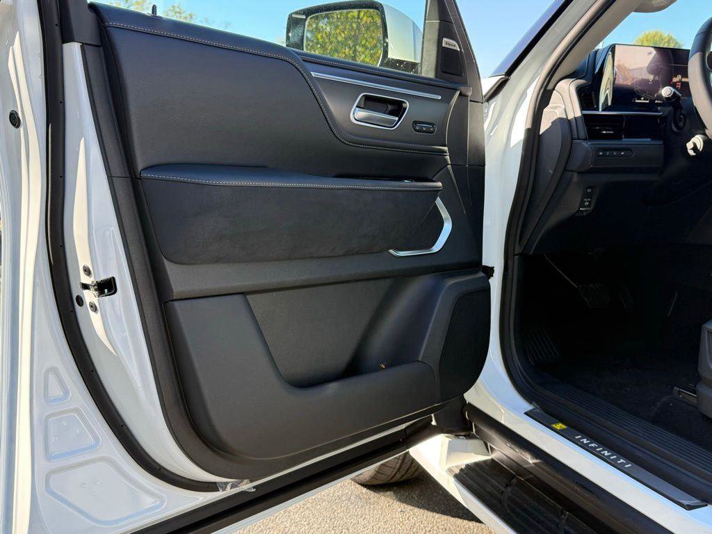 New 2026 INFINITI QX80 Luxe w/ Cargo Package AWD/4WD image 22