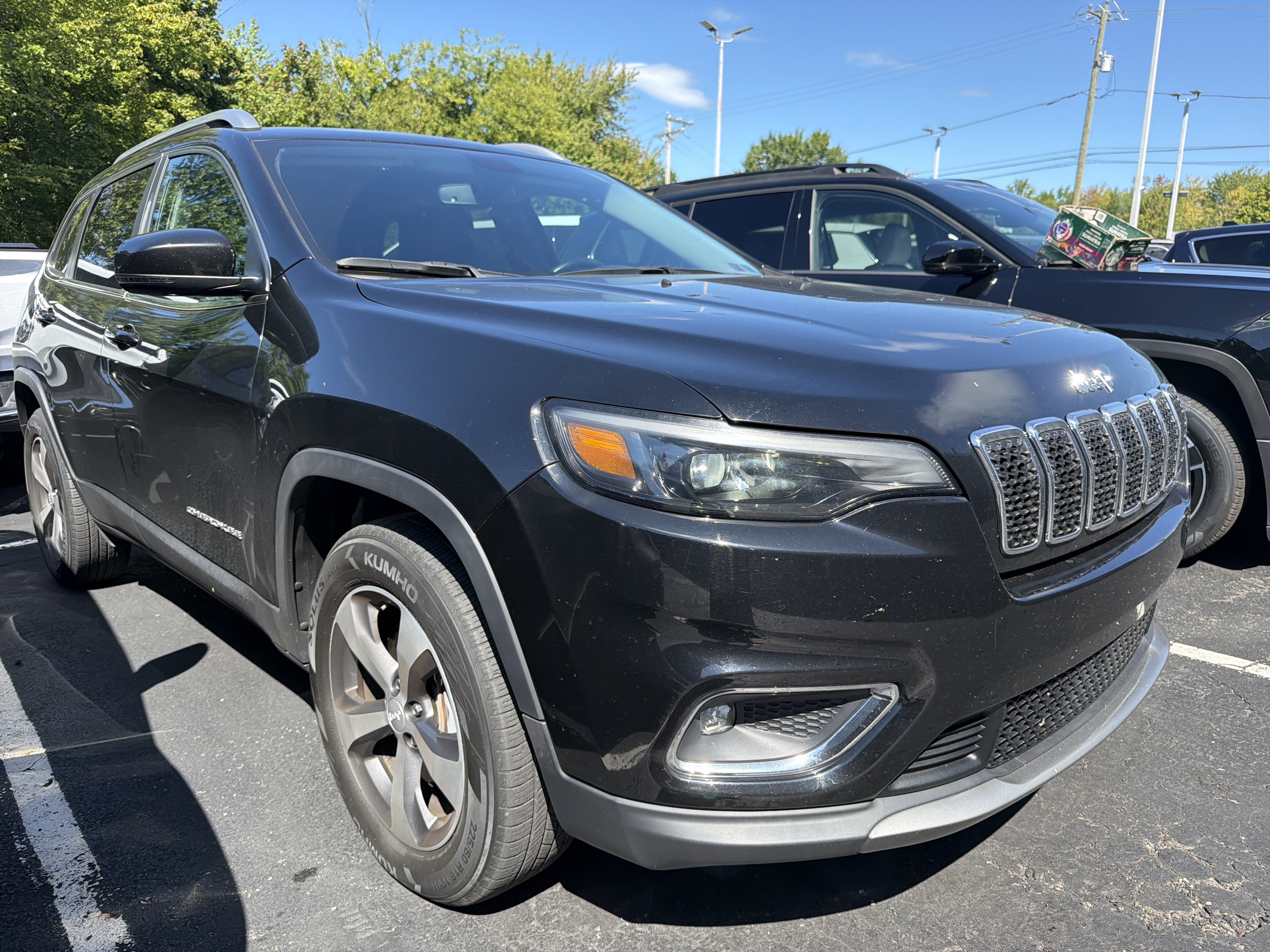 Used 2019 Jeep Cherokee Limited AWD/4WD image 1