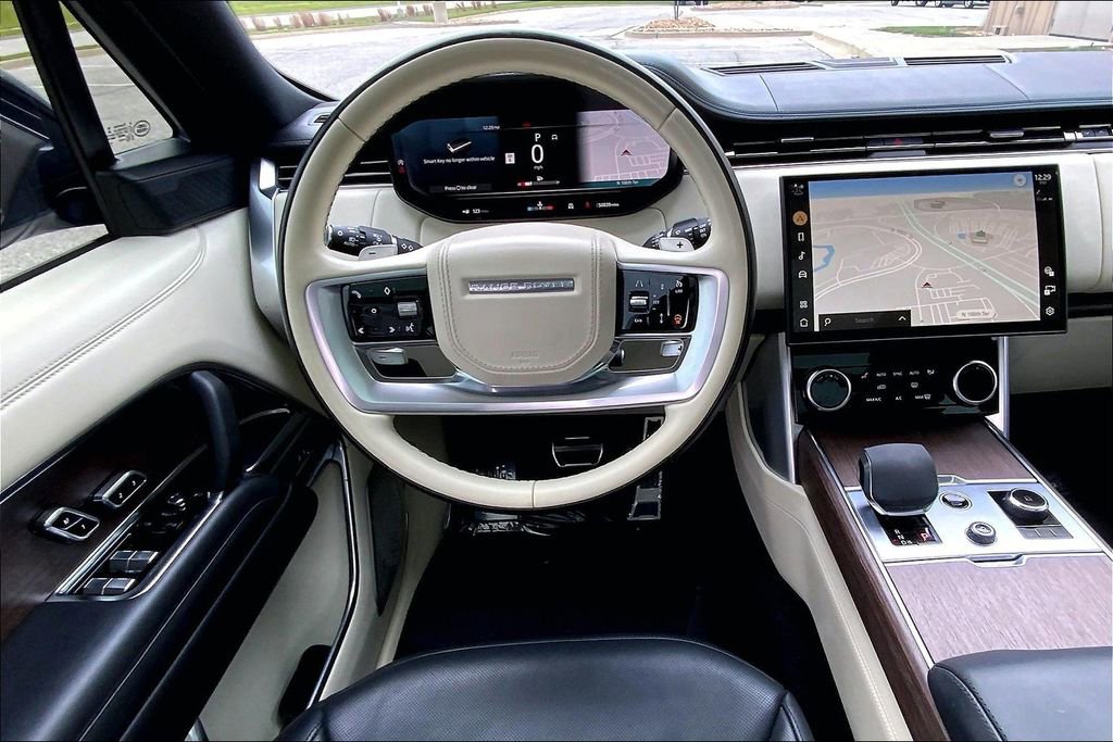 Used 2023 Land Rover Range Rover Long Wheelbase Autobiography AWD/4WD image 5