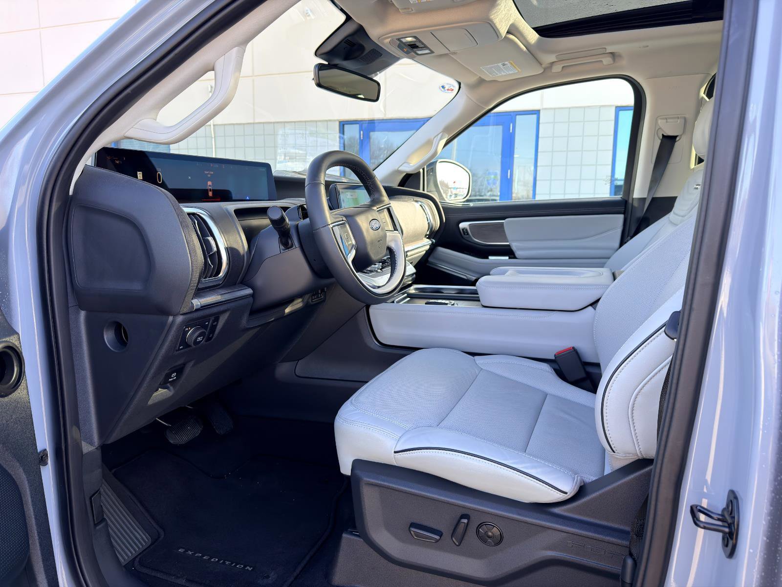 New 2025 Ford Expedition Platinum w/ Platinum Ultimate Package image 15