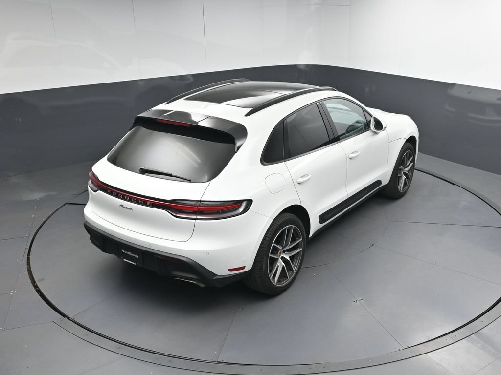 Used 2023 Porsche Macan AWD/4WD image 37