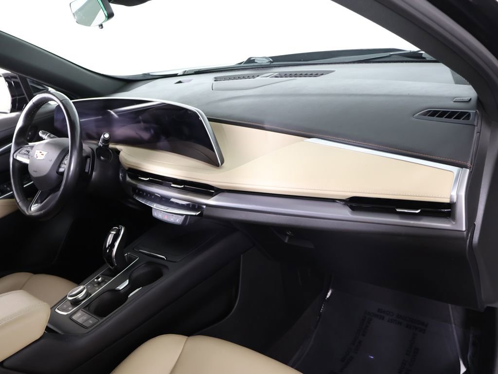 Used 2024 Cadillac XT4 Luxury image 30