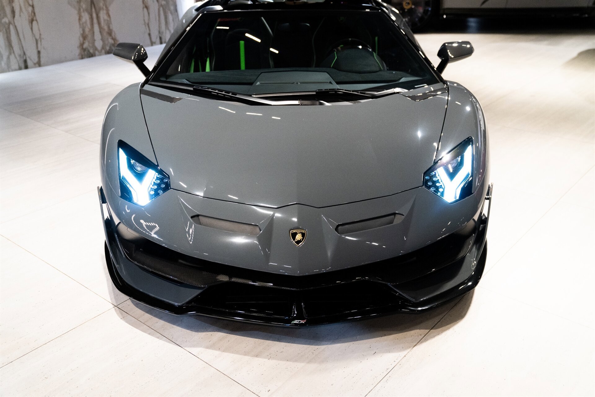 Used 2020 Lamborghini Aventador SVJ AWD/4WD image 9