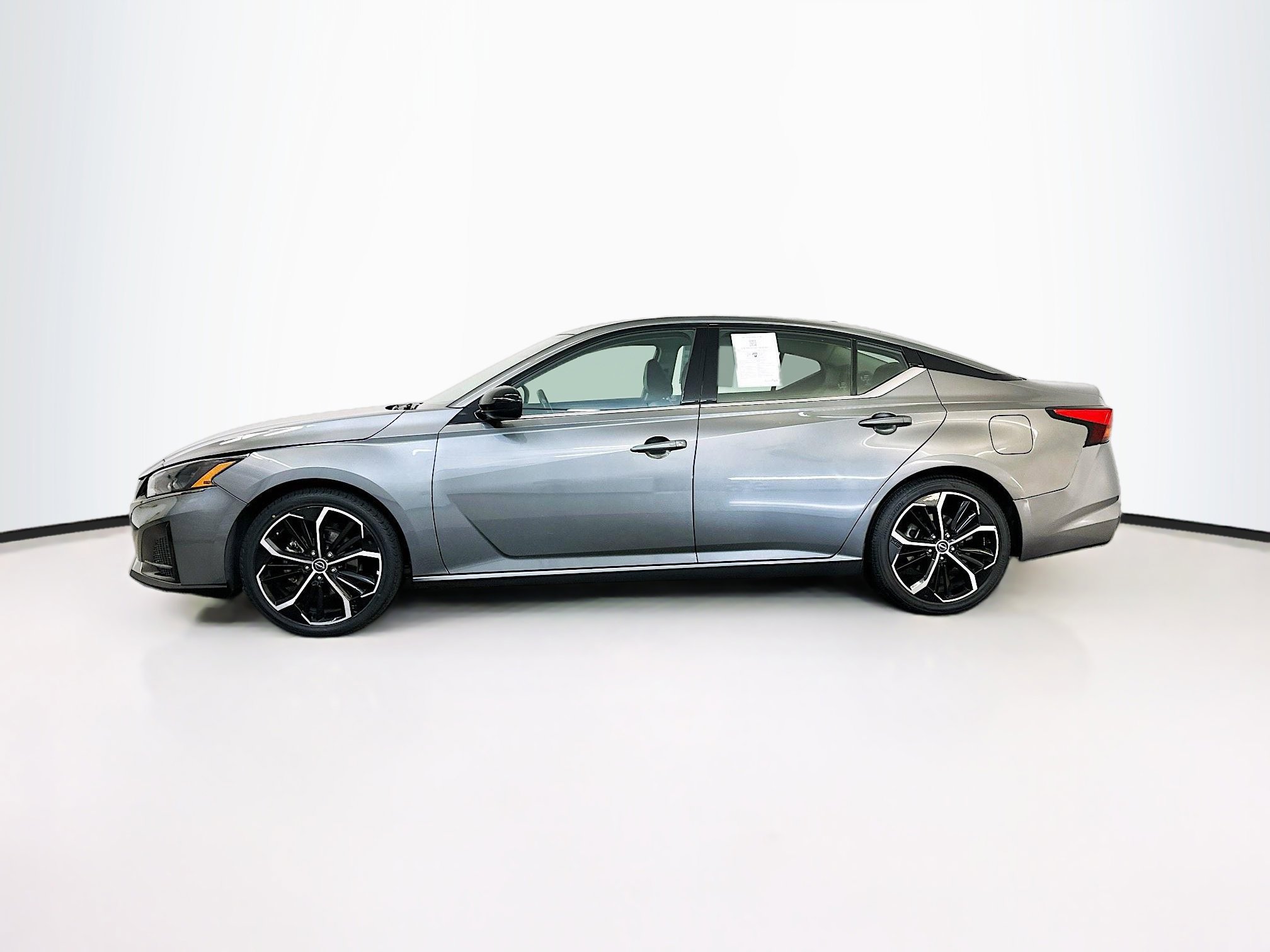 Used 2024 Nissan Altima 2.5 SR image 4