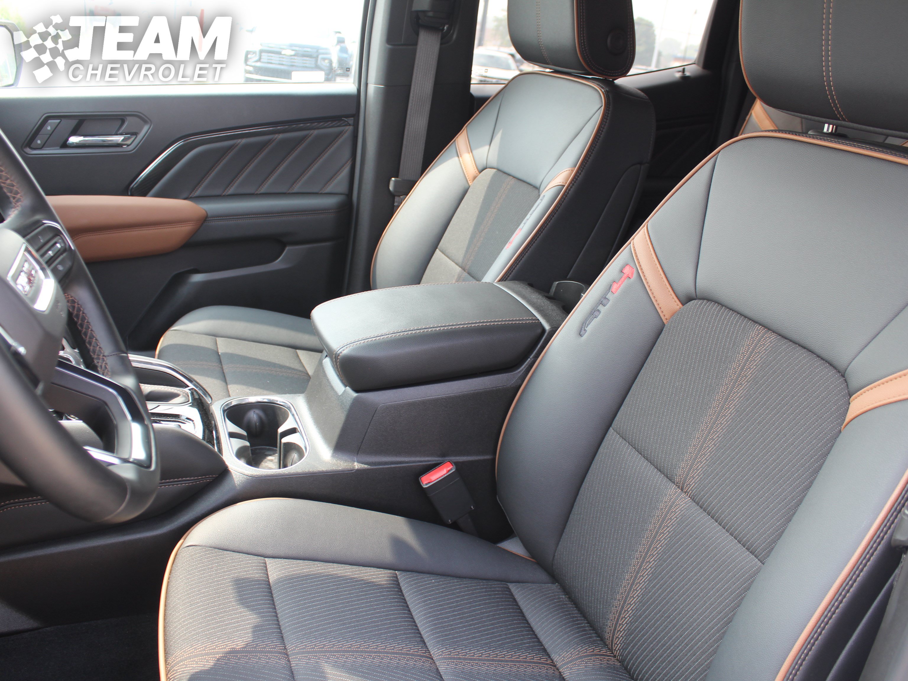 Certified 2025 GMC Canyon AT4 AWD/4WD image 11