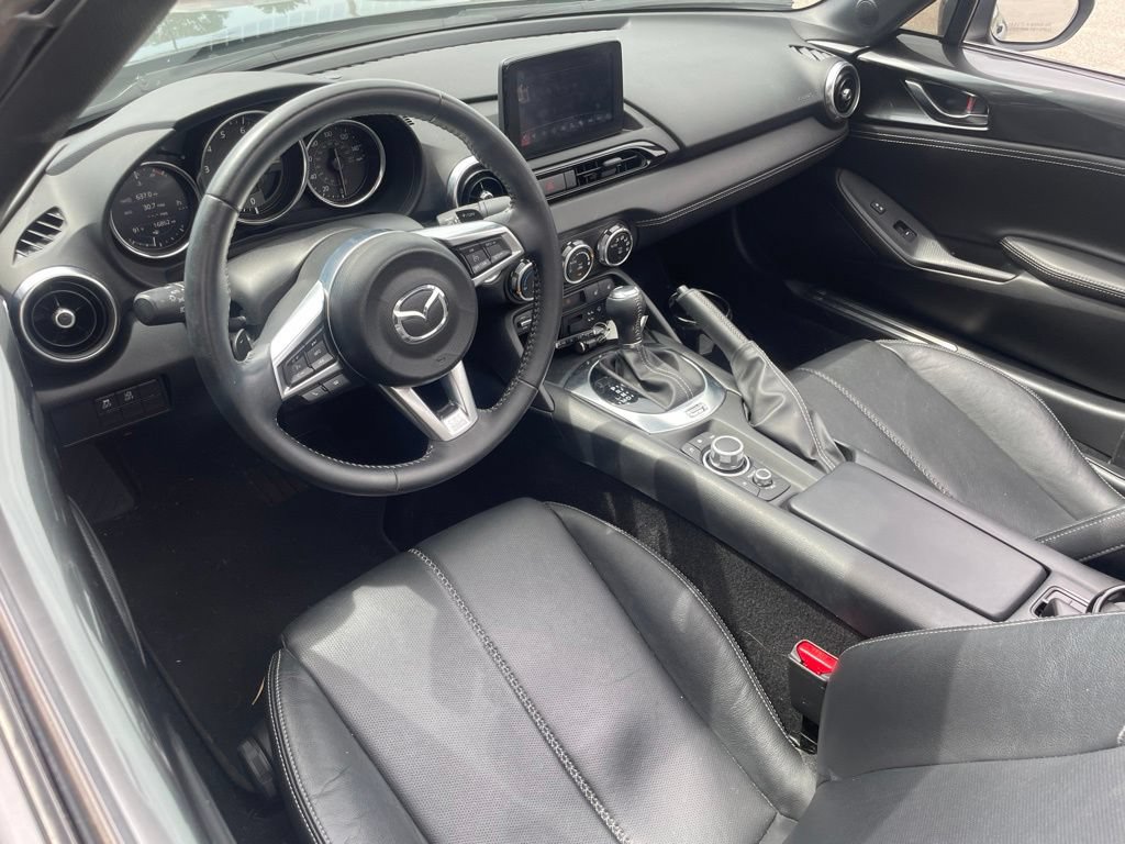 Used 2022 MAZDA MX-5 Miata RF Grand Touring RWD image 16