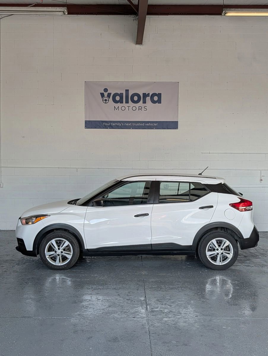 Used 2020 Nissan Kicks S image 4