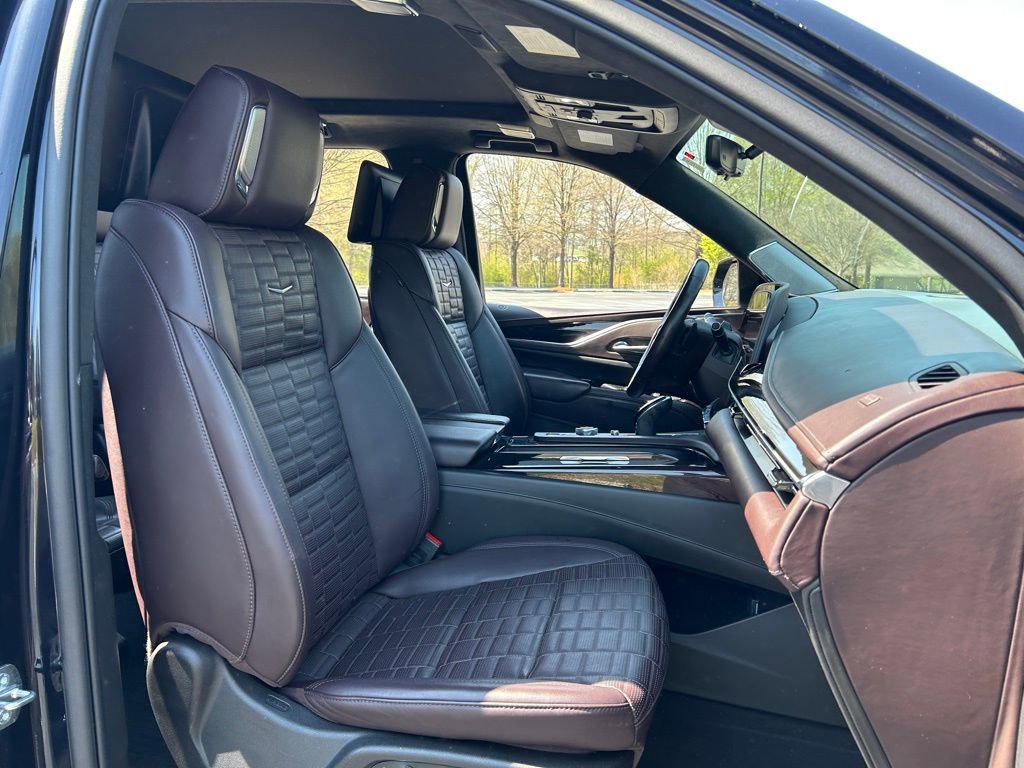 Used 2023 Cadillac Escalade ESV Sport Platinum w/ LPO, ONYX Package image 56