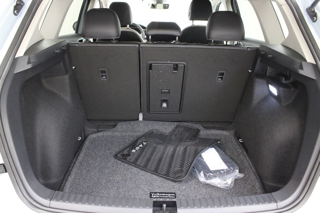 New 2026 Volkswagen Taos SE FWD image 27