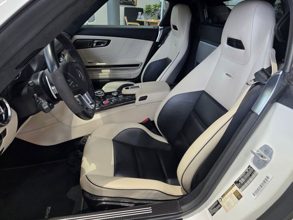 Used 2012 Mercedes-Benz SLS AMG Roadster image 13