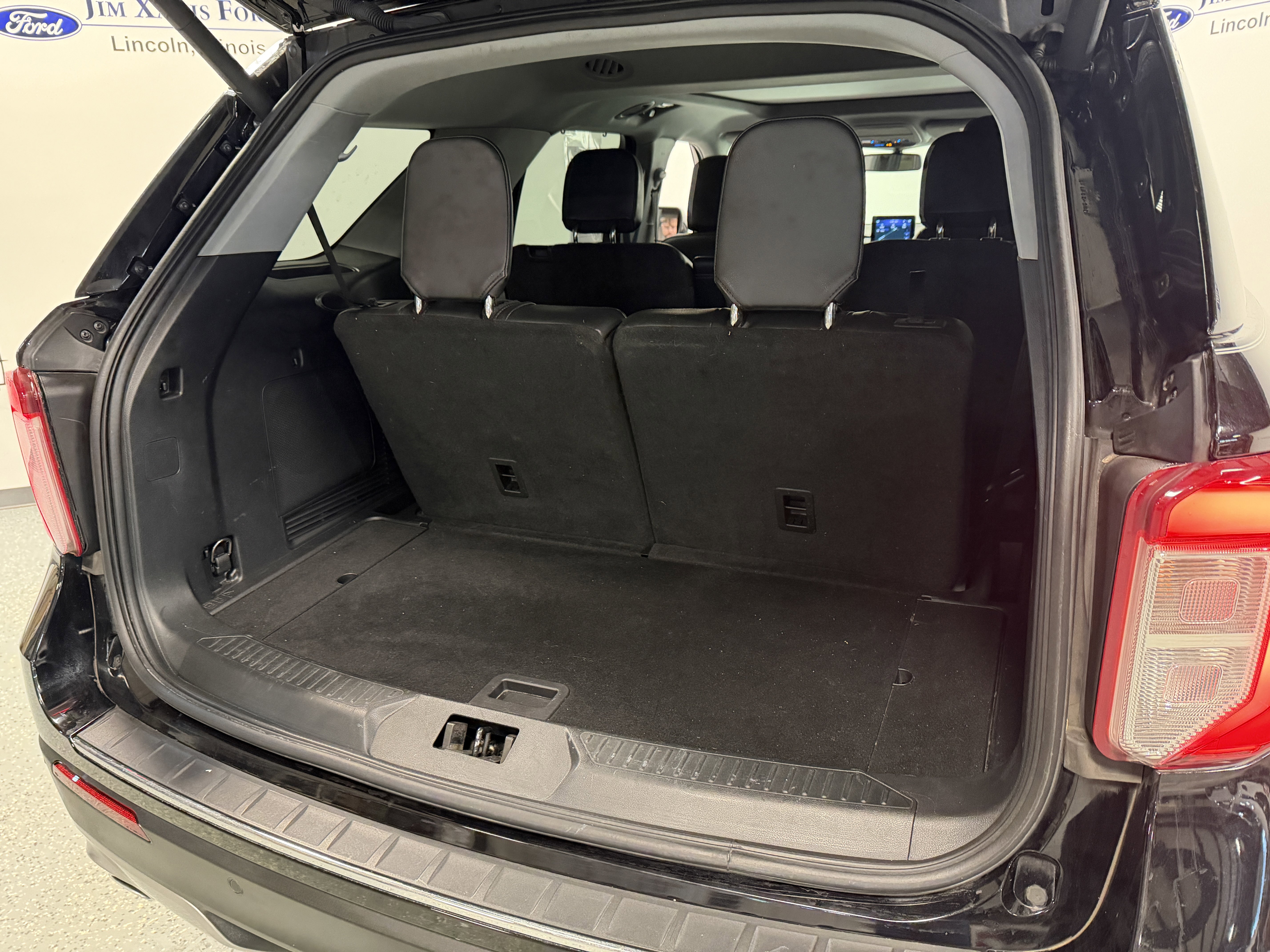 Used 2022 Ford Explorer Limited w/ Limited Technology Package image 30