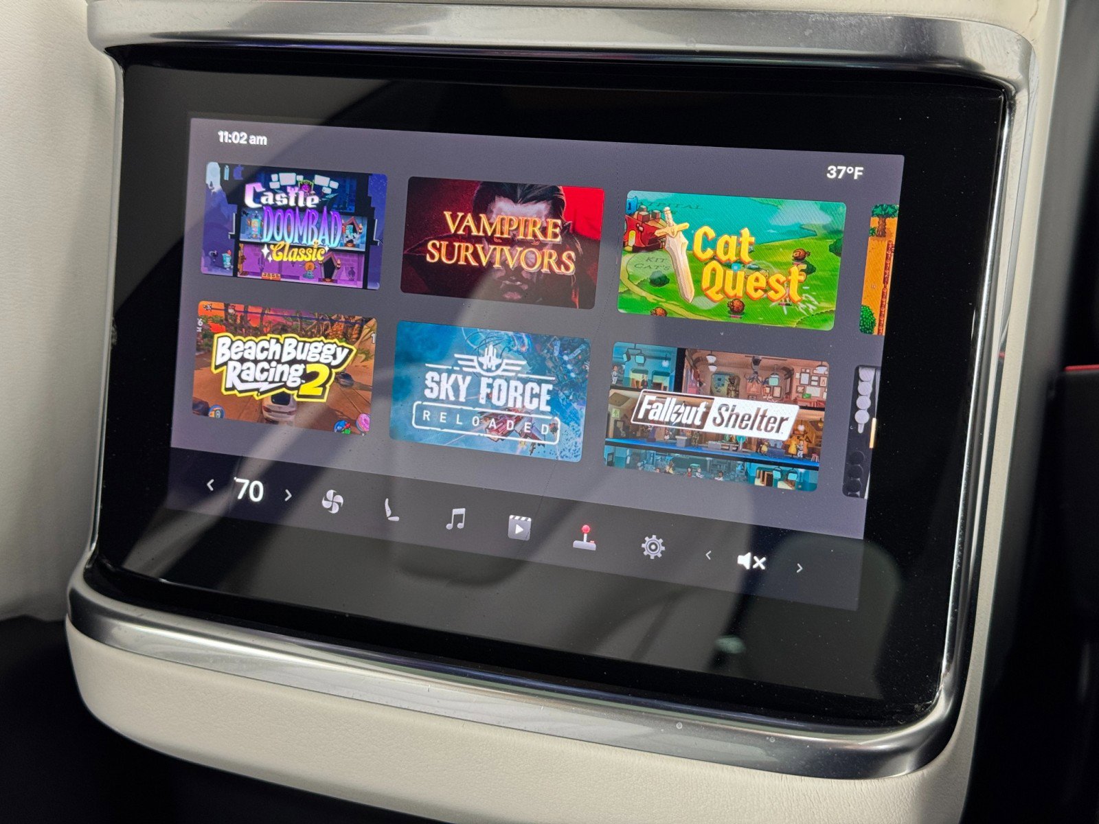 Used 2022 Tesla Model X image 40