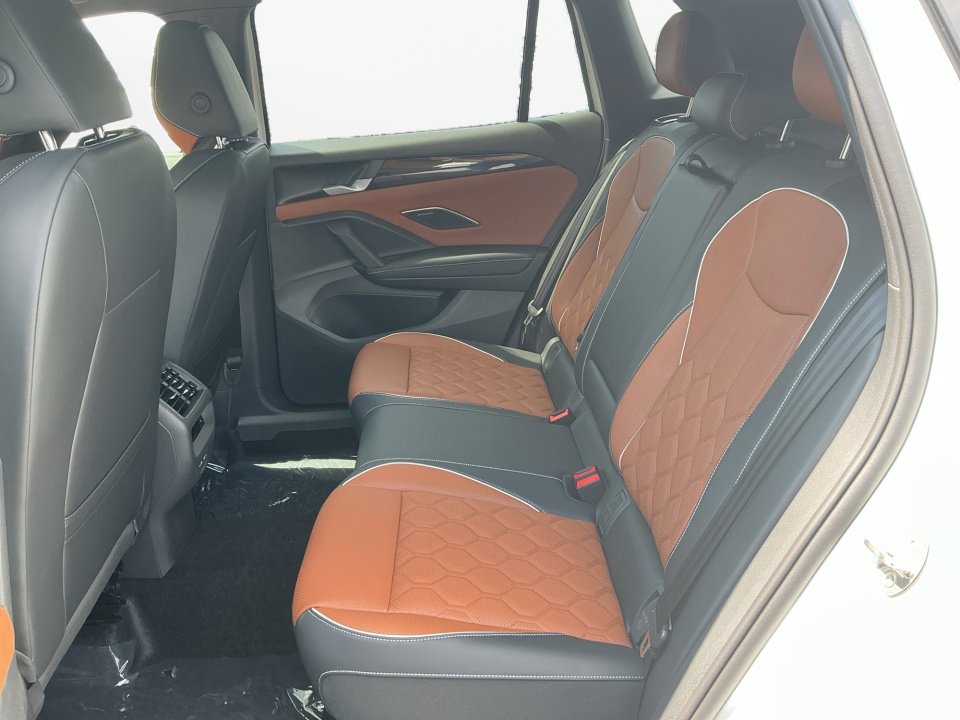 New 2026 Volkswagen Tiguan SEL R-Line AWD/4WD image 13