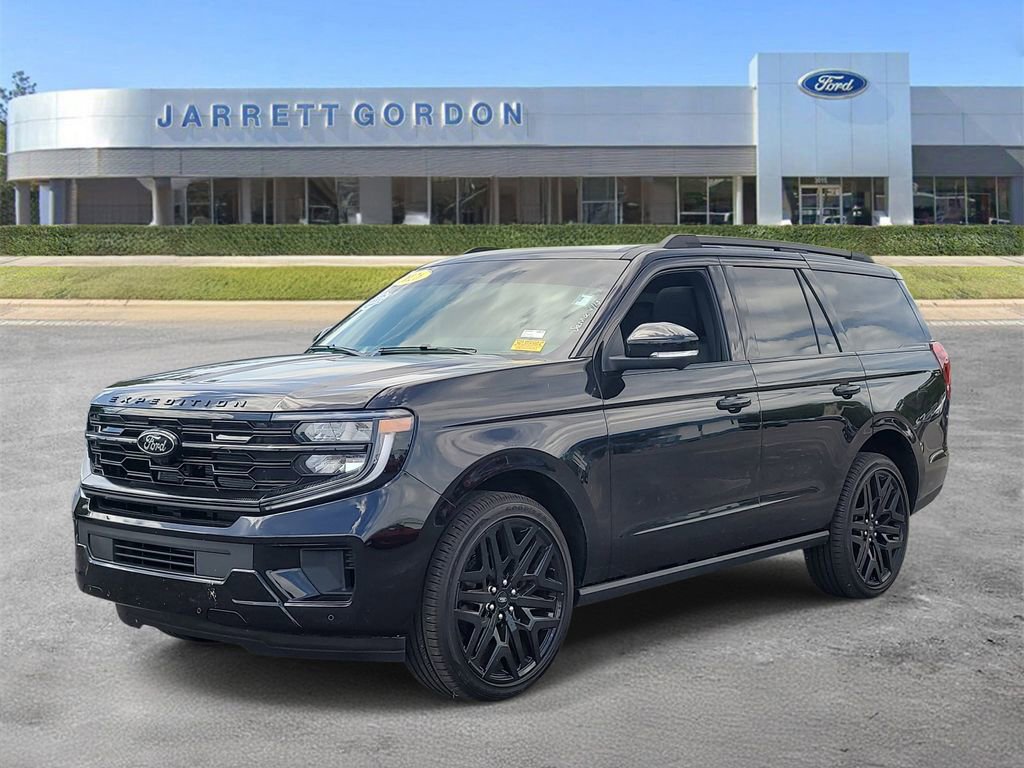 Used 2026 Ford Expedition Platinum w/ Stealth Performance Package image 2