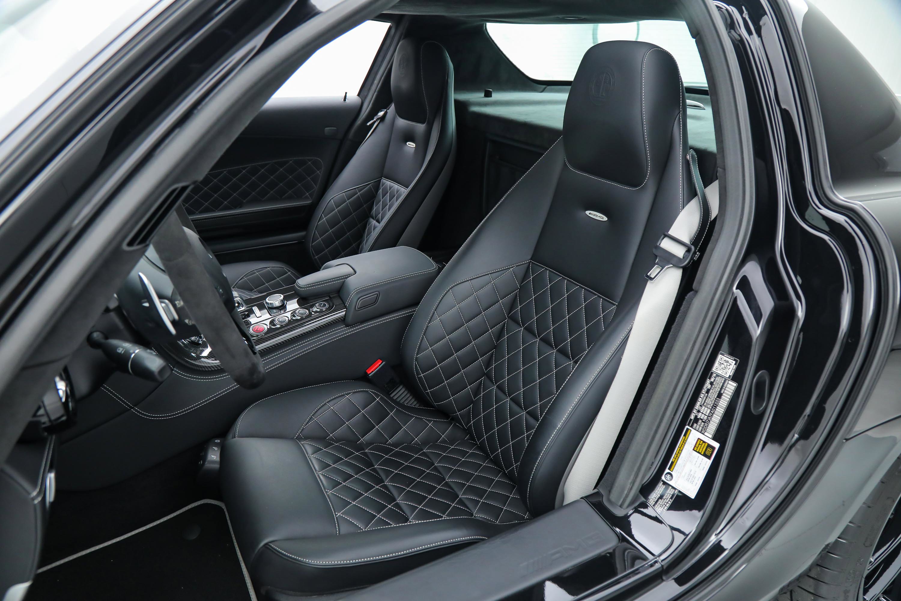 Used 2015 Mercedes-Benz SLS AMG GT Final Edition image 32