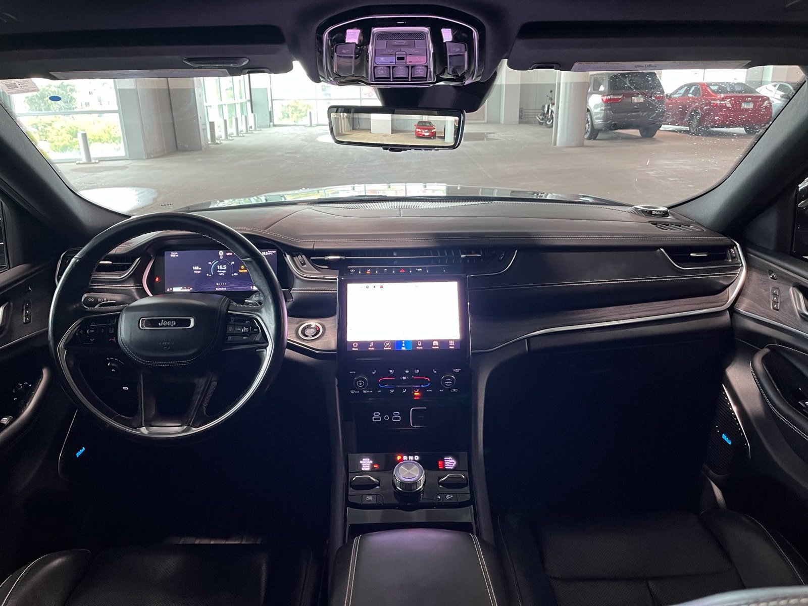 Used 2021 Jeep Grand Cherokee L Overland w/ Luxury Tech Group IV AWD/4WD image 39