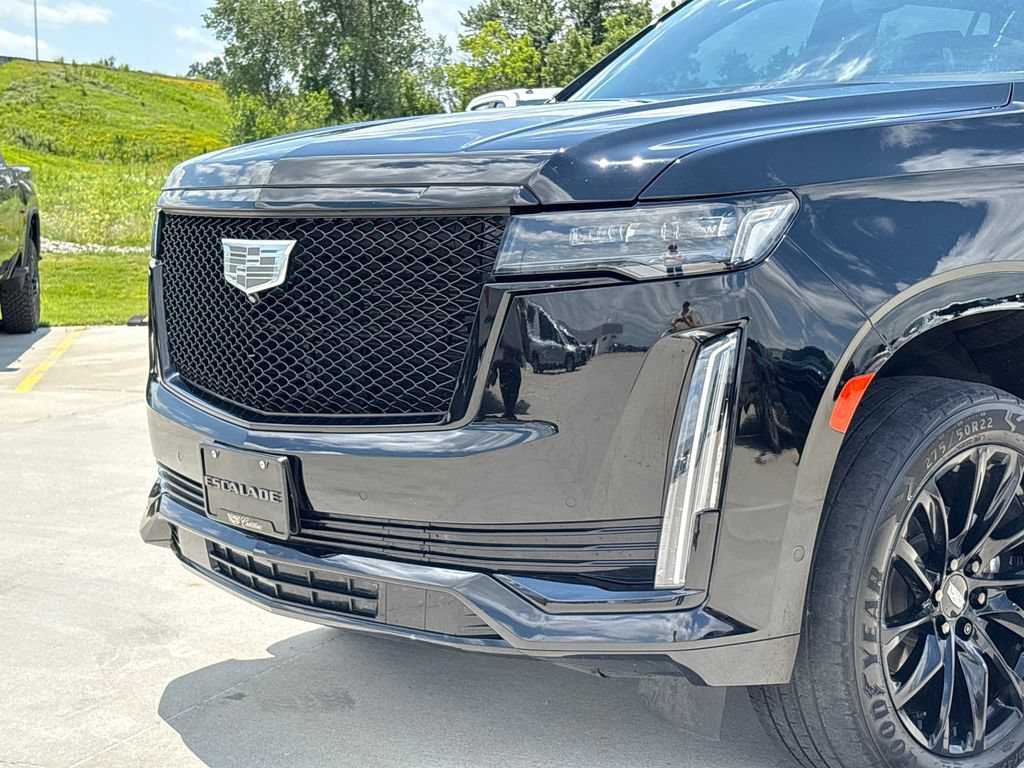 Used 2022 Cadillac Escalade Sport Platinum w/ LPO, ONYX Package AWD/4WD image 49