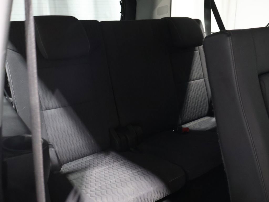 Used 2018 Chevrolet Suburban LS image 20