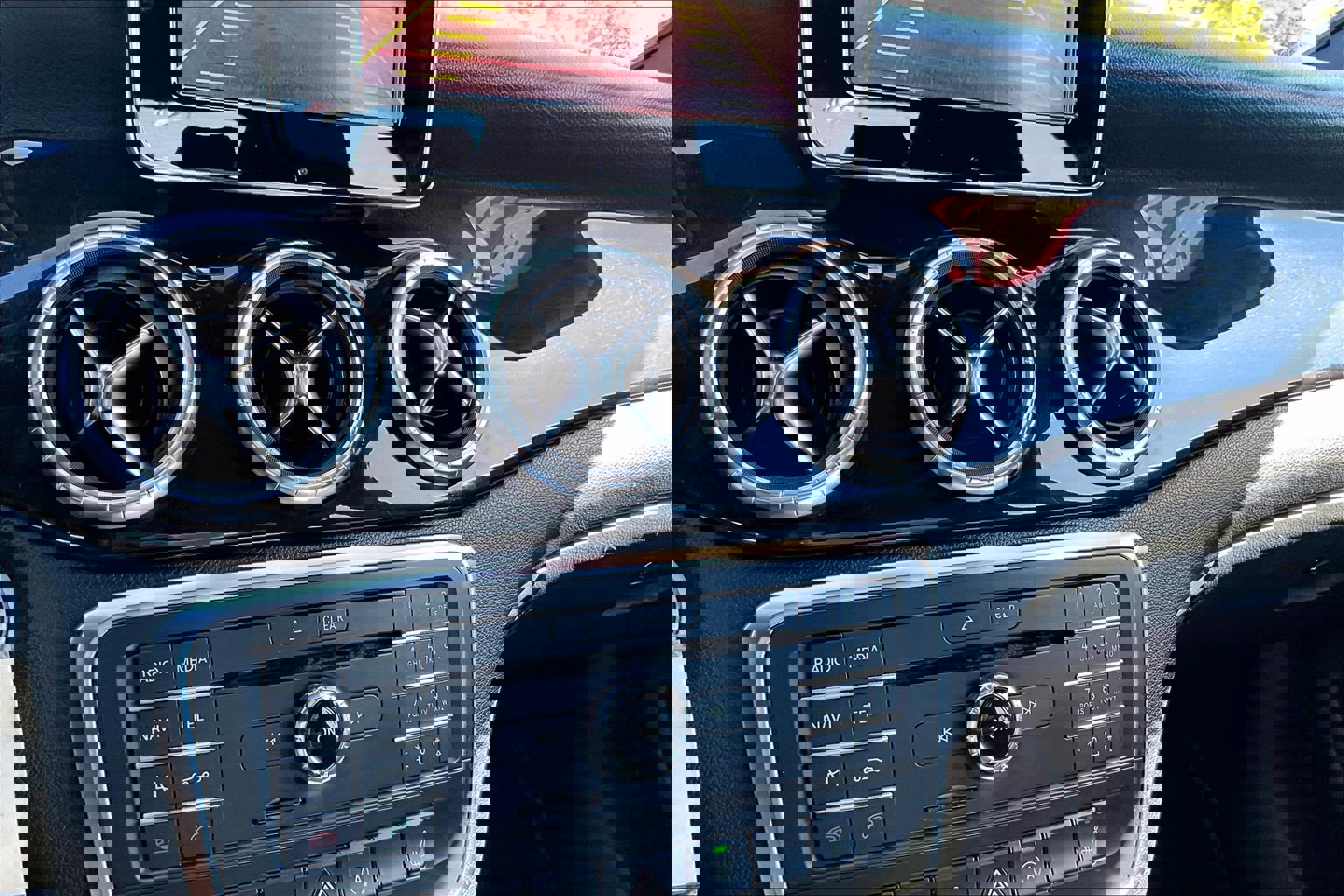 Used 2015 Mercedes-Benz CLA 250 image 7