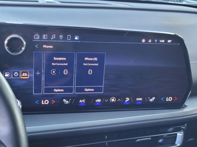 Used 2024 Chevrolet Traverse LT image 9