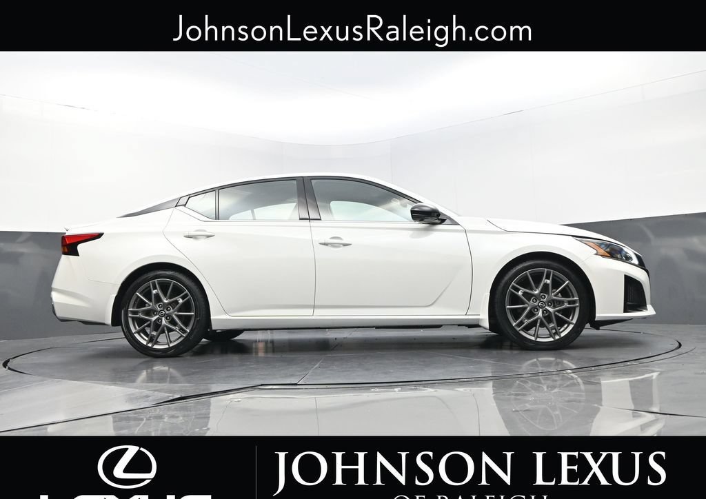 Used 2023 Nissan Altima 2.0 SR FWD image 20