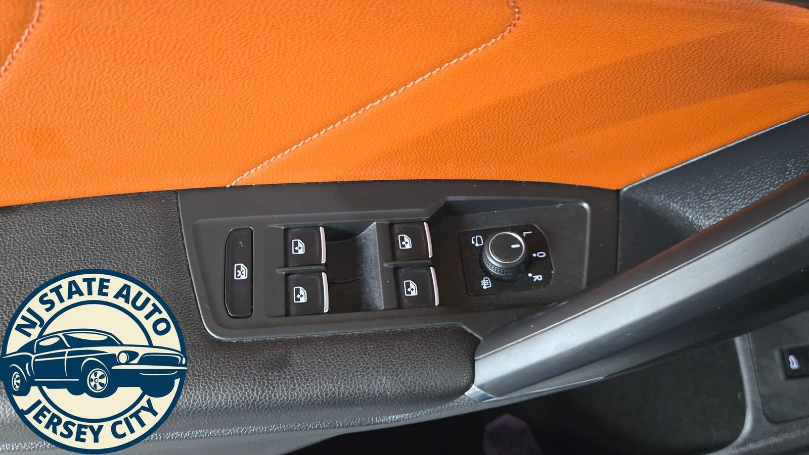 Used 2018 Volkswagen Tiguan SEL Premium image 25