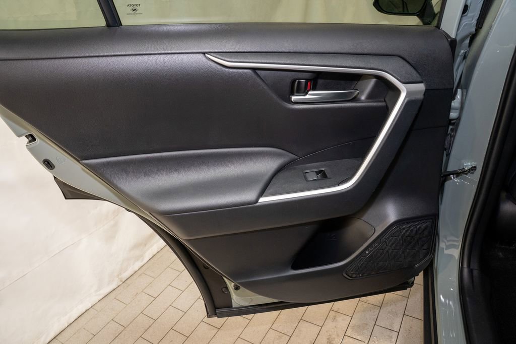 Used 2021 Toyota RAV4 XLE image 9