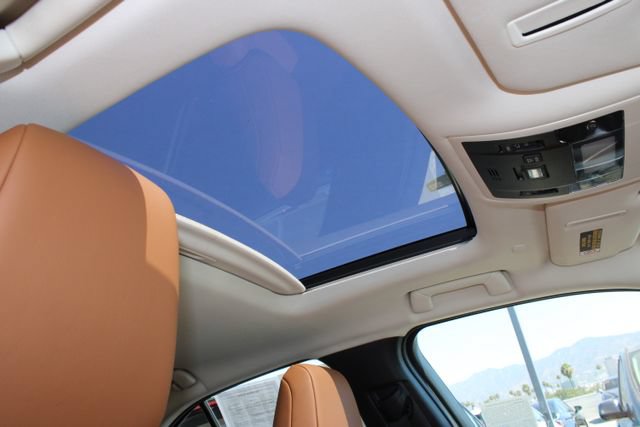 Used 2019 Lexus UX 200 FWD image 6