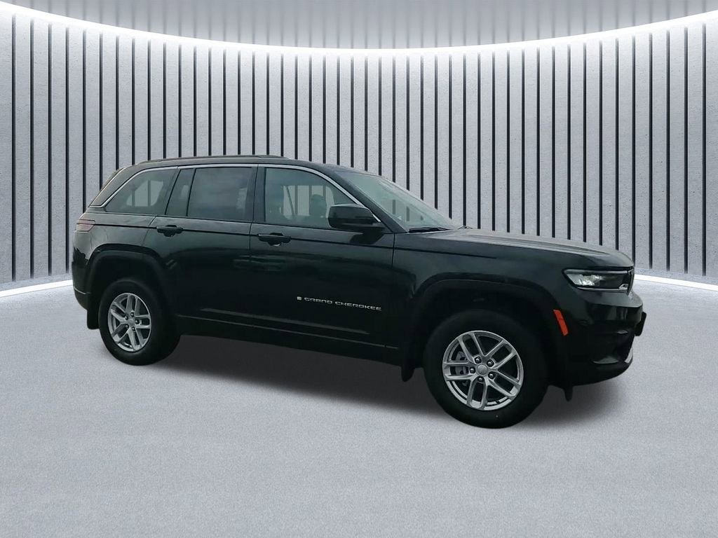 New 2025 Jeep Grand Cherokee Laredo X w/ Luxury Tech Group I image 3