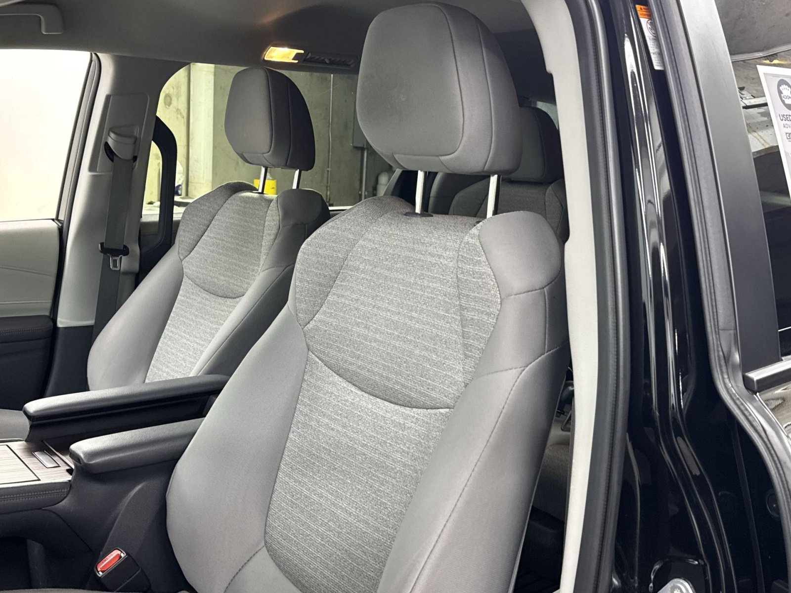 Used 2023 Toyota Sienna LE FWD image 25