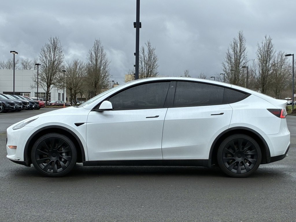 Used 2020 Tesla Model Y Long Range image 4