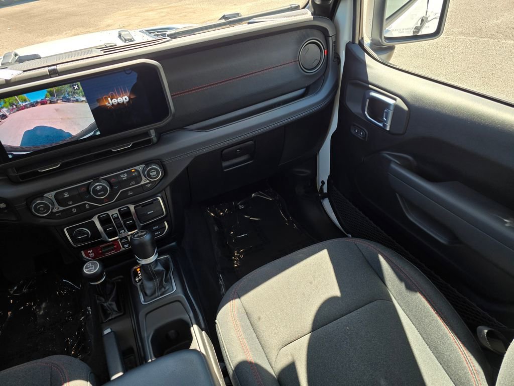 Certified 2026 Jeep Wrangler Unlimited Rubicon image 35