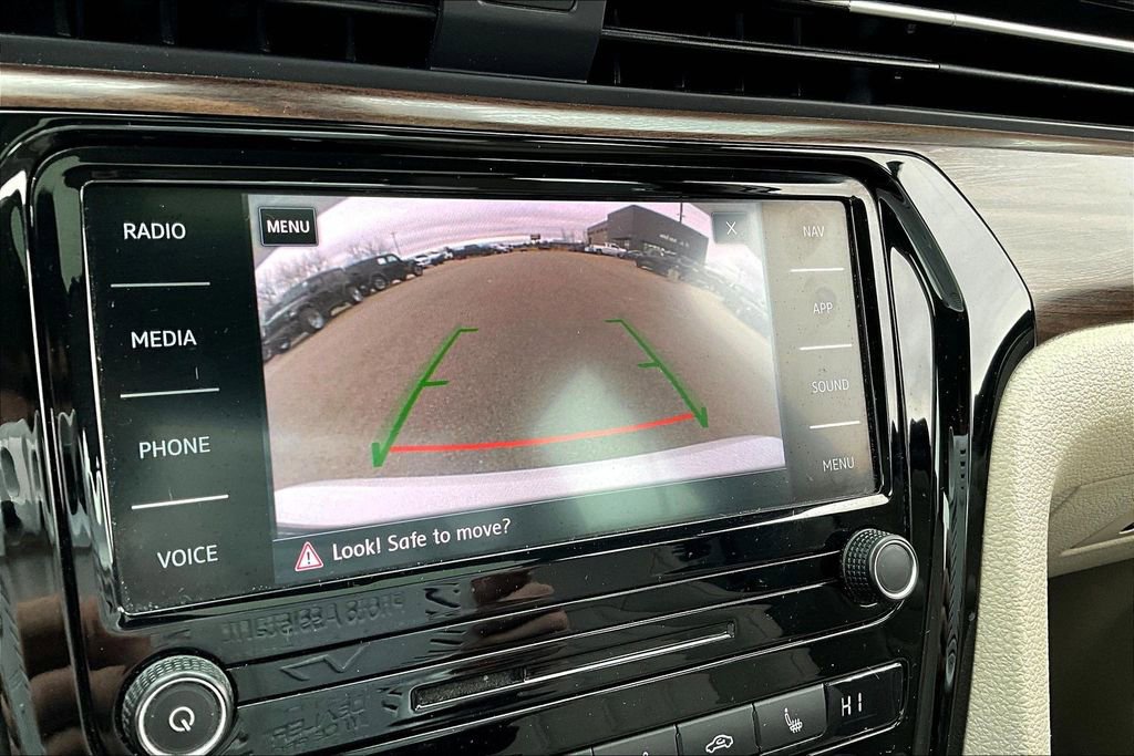 Used 2020 Volkswagen Passat 2.0T SEL image 14