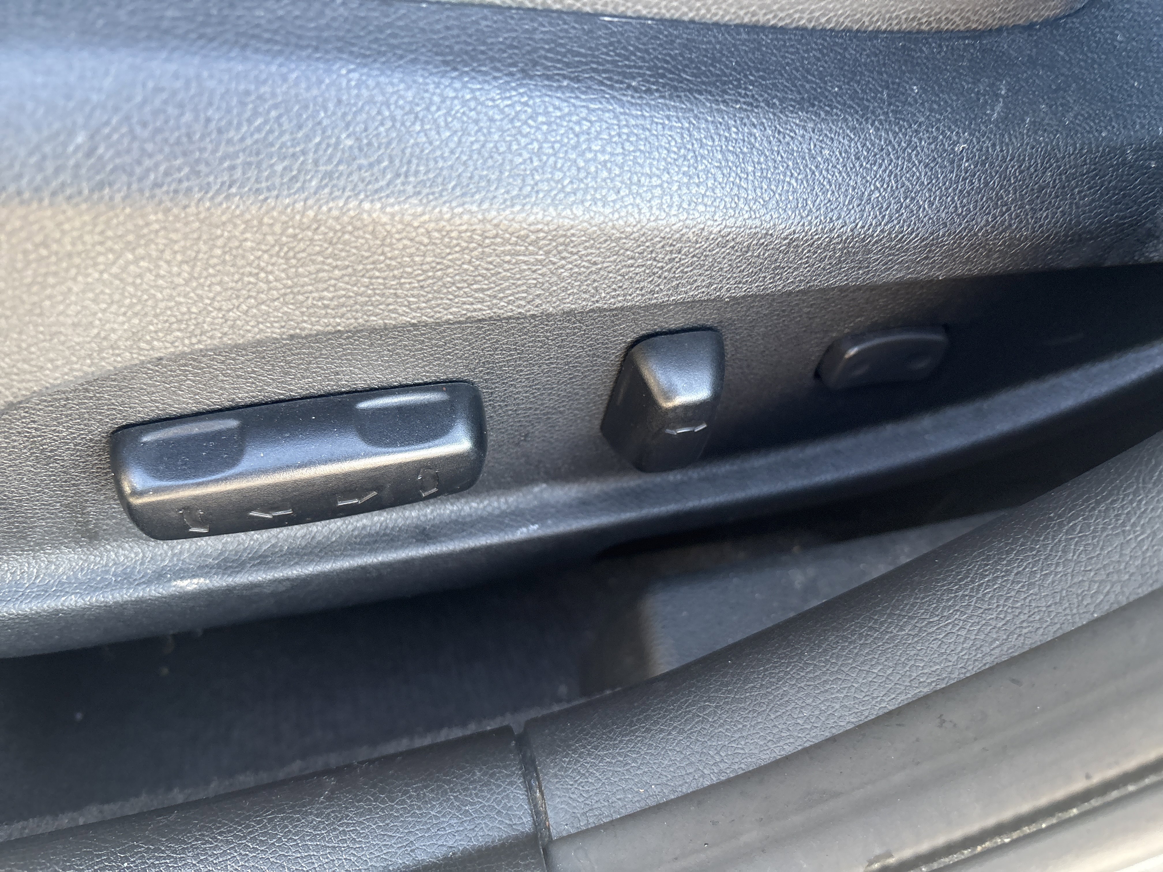 Used 2013 Hyundai Sonata Limited w/ Premium Pkg image 16