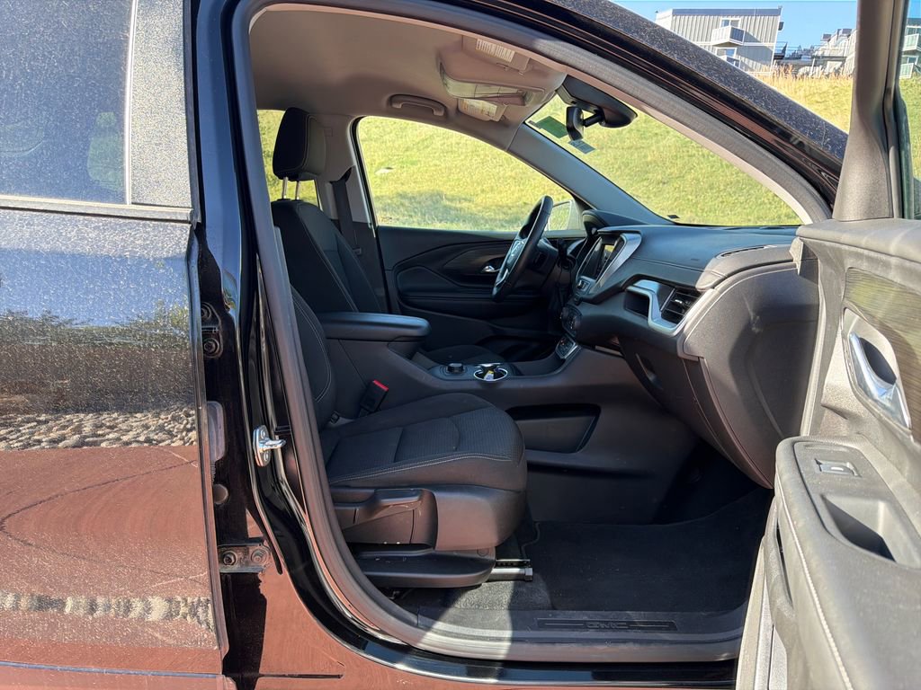 Used 2024 GMC Terrain SLE AWD/4WD image 29