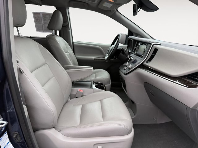 Used 2020 Toyota Sienna XLE Premium AWD/4WD image 15