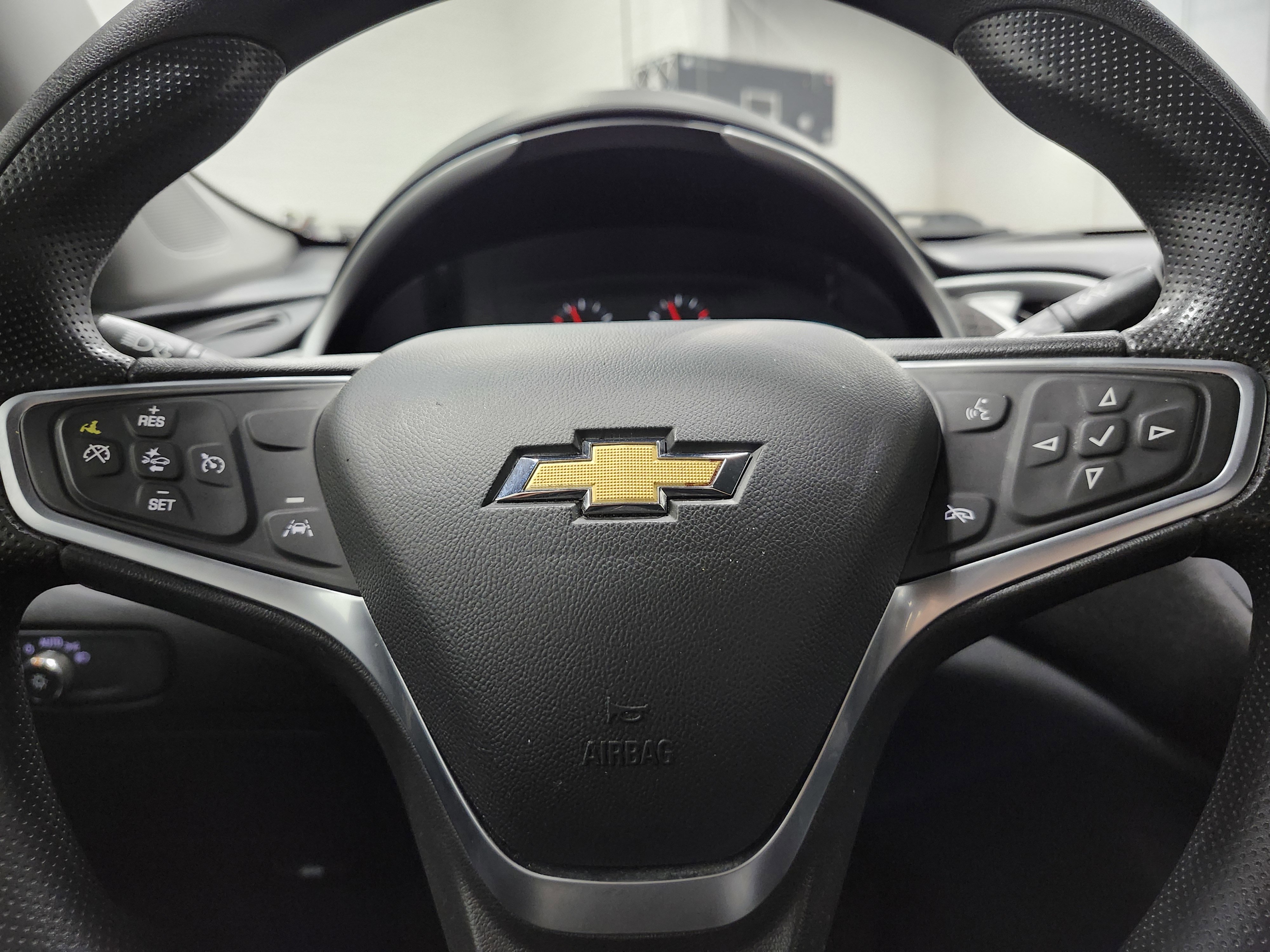 Used 2023 Chevrolet Malibu LS FWD image 25