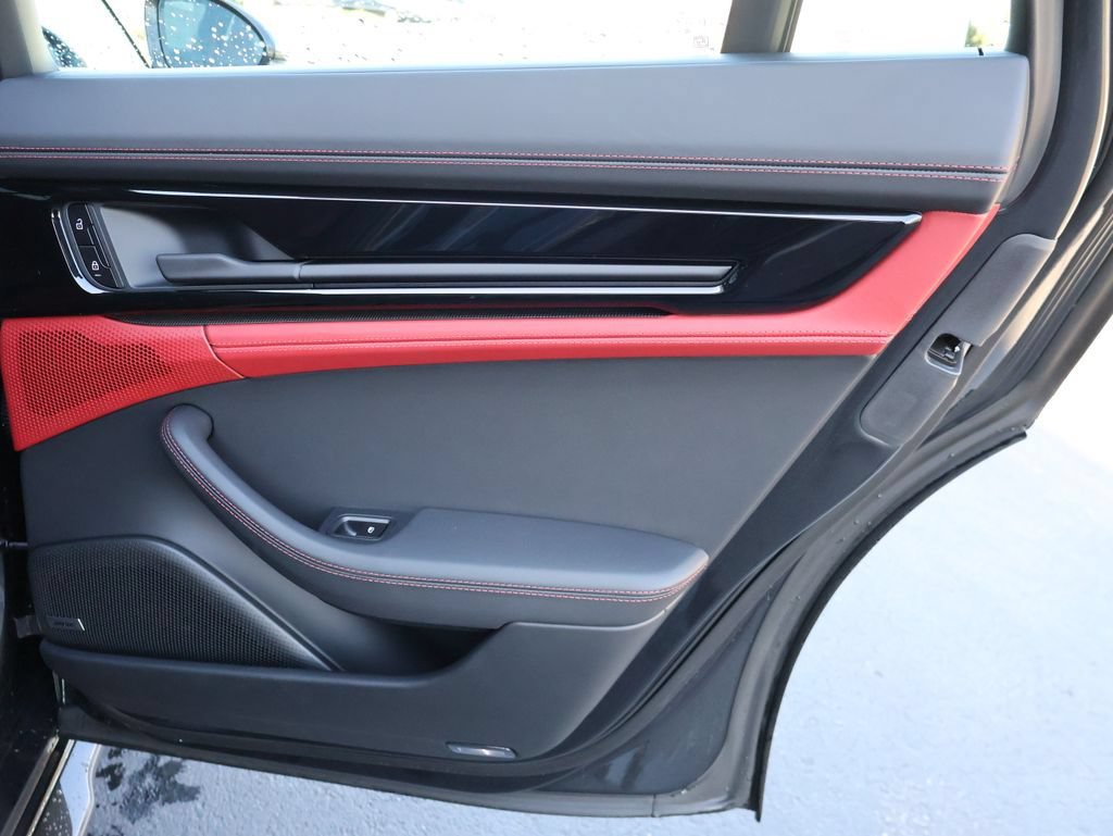 Certified 2025 Porsche Panamera GTS AWD/4WD image 18