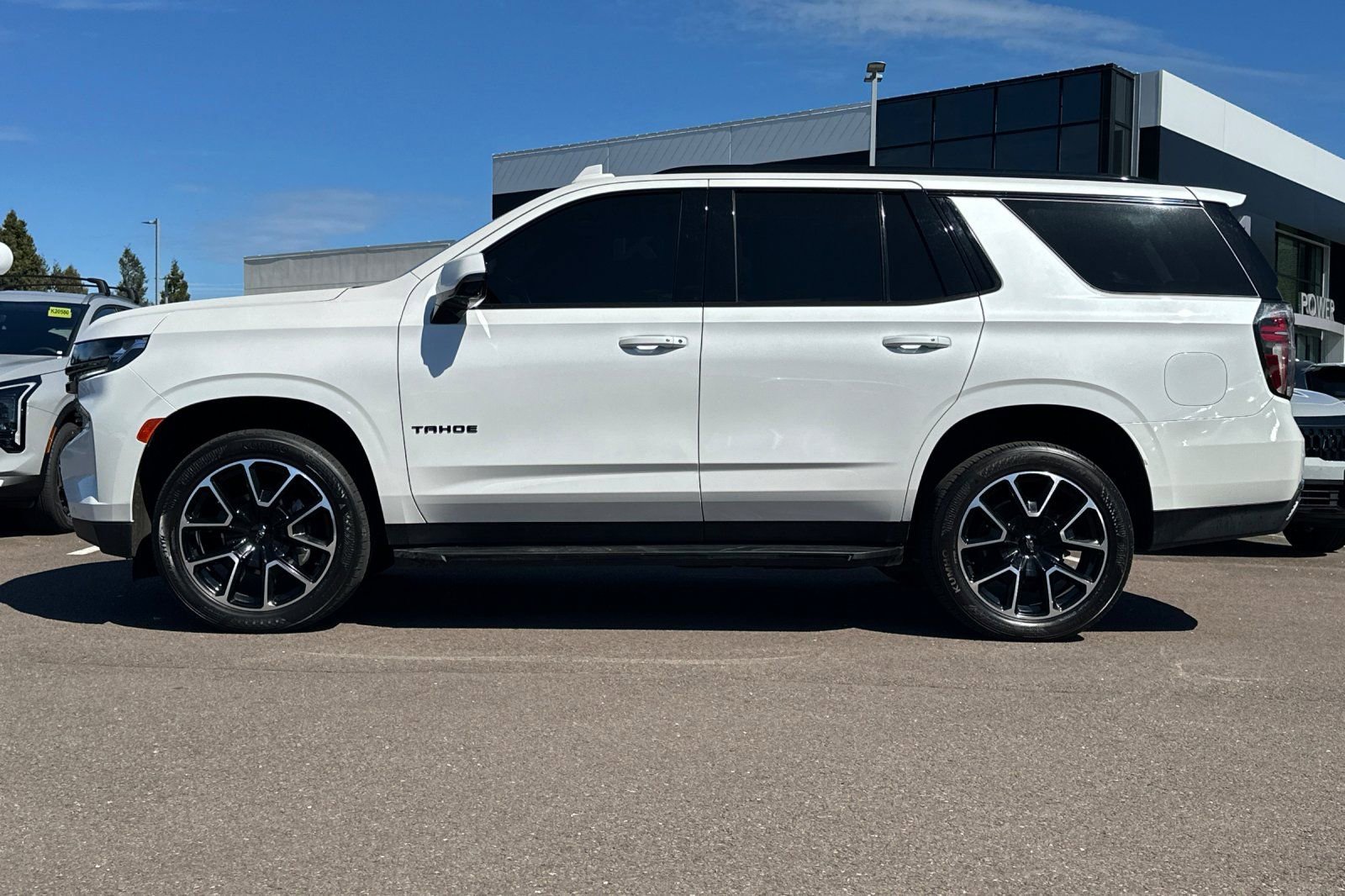 Used 2022 Chevrolet Tahoe RST w/ Luxury Package AWD/4WD image 7