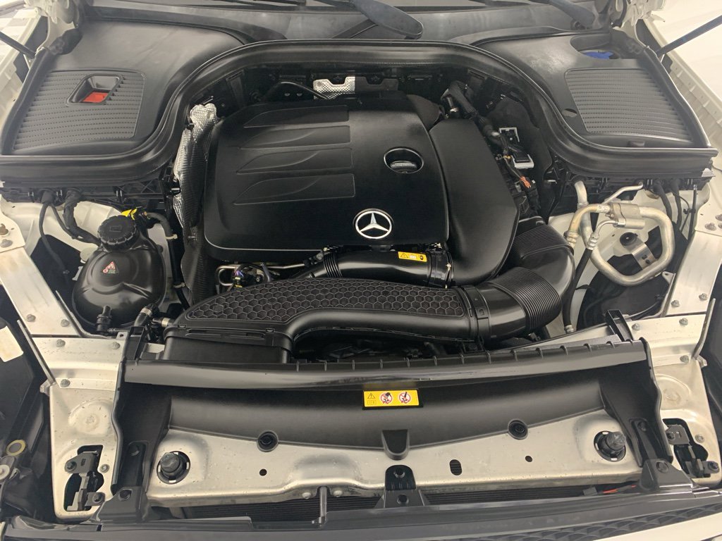 Used 2020 Mercedes-Benz GLC 300 4MATIC w/ Parking Assistance Package image 11