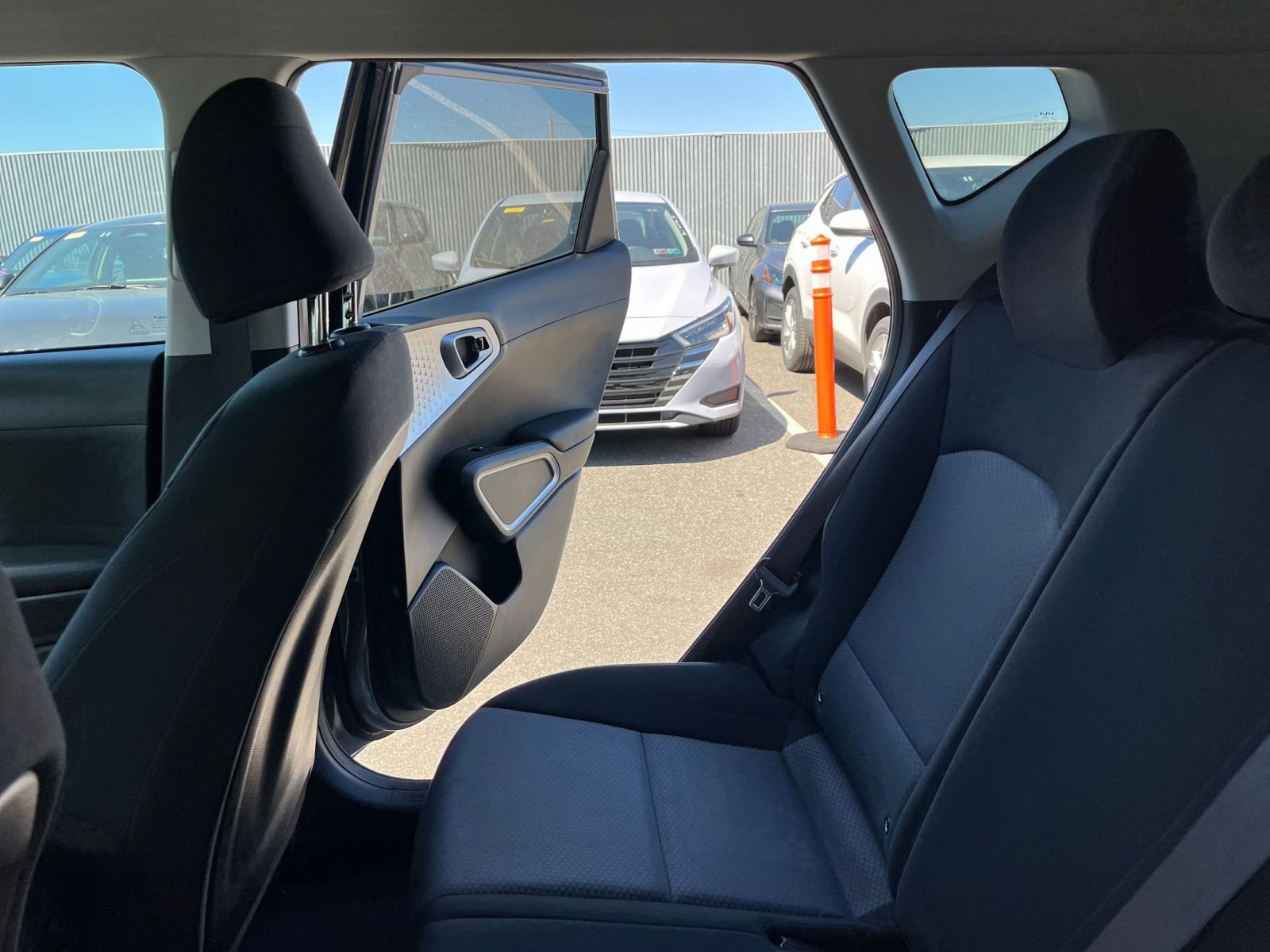 Used 2025 Kia Soul LX w/ LX Technology Package FWD image 37