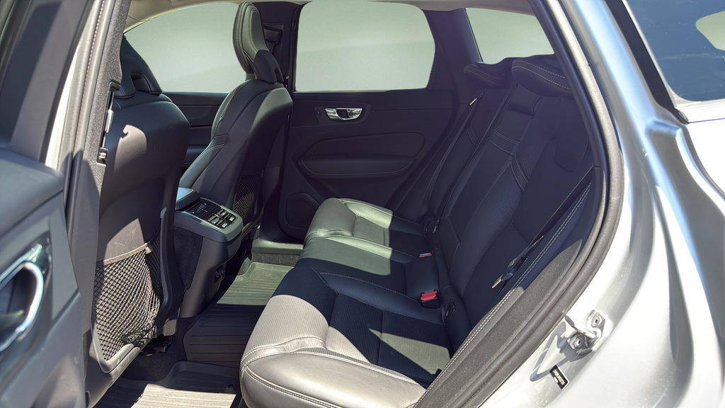 Used 2019 Volvo XC60 T5 Inscription w/ Protection Package AWD/4WD image 15