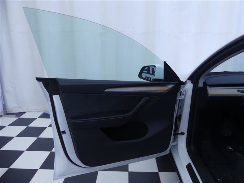 Used 2024 Tesla Model Y Long Range AWD/4WD image 24