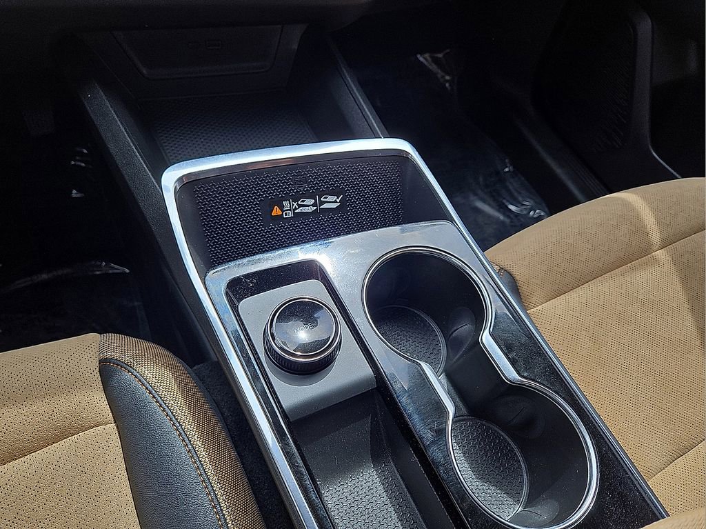 Used 2025 Chevrolet Equinox ACTIV w/ Convenience Package III image 30