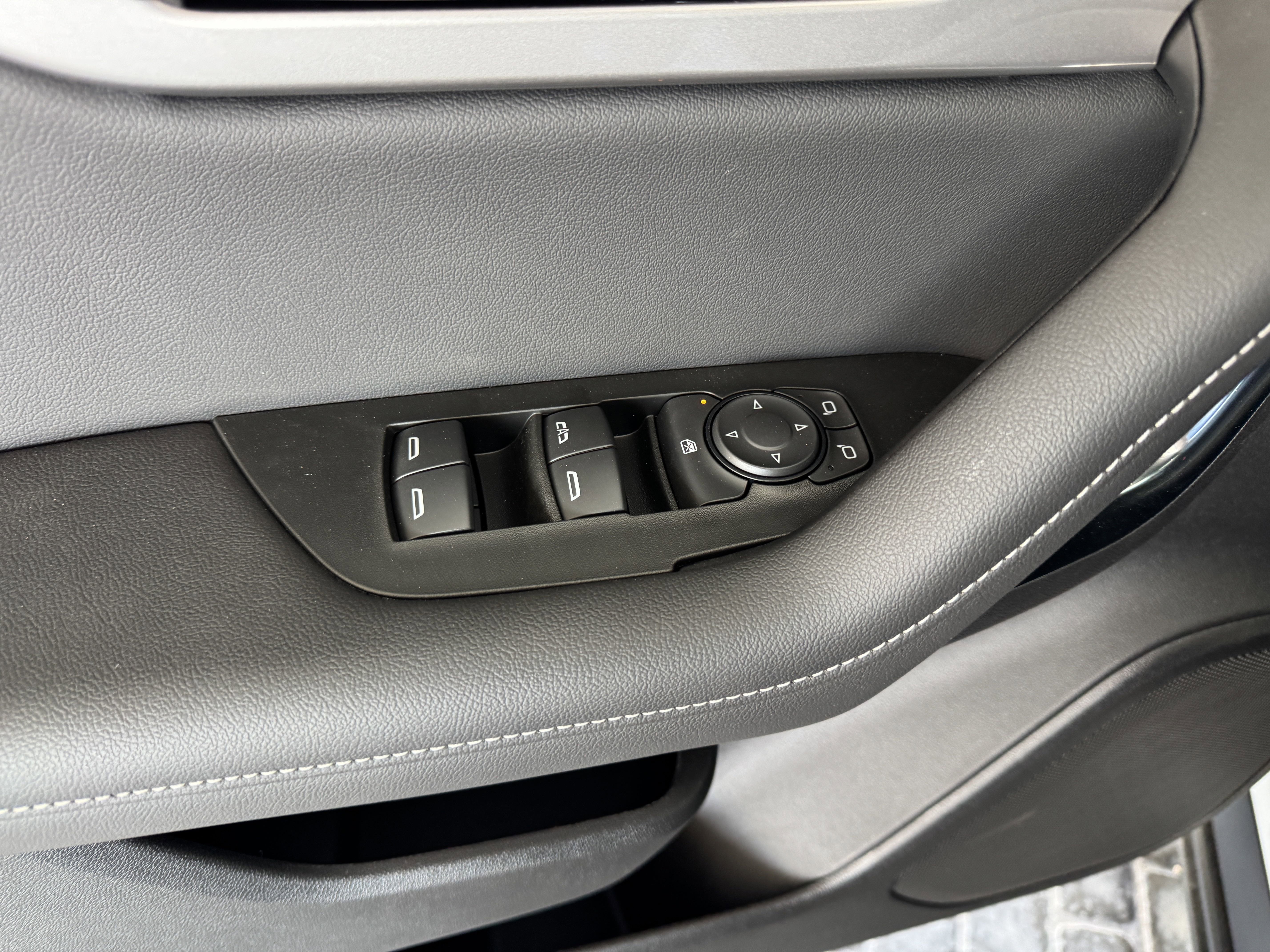 New 2025 Chevrolet Blazer LT w/ Midnight/Sport Edition image 10