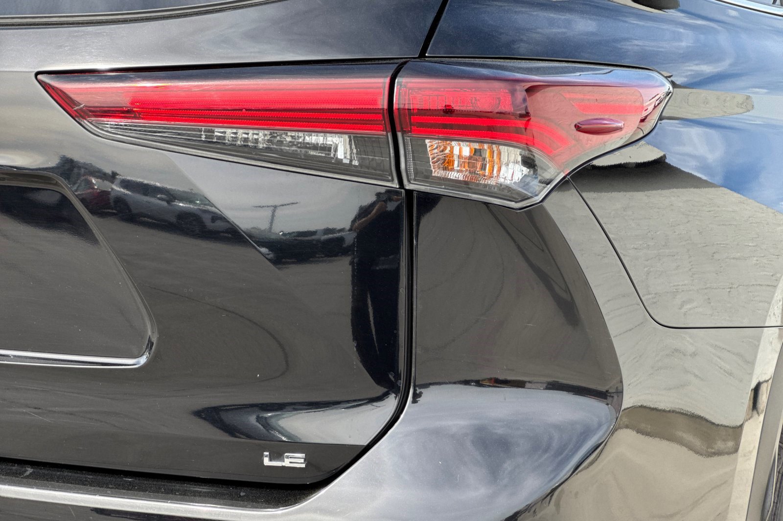 Used 2025 Toyota Highlander LE image 11