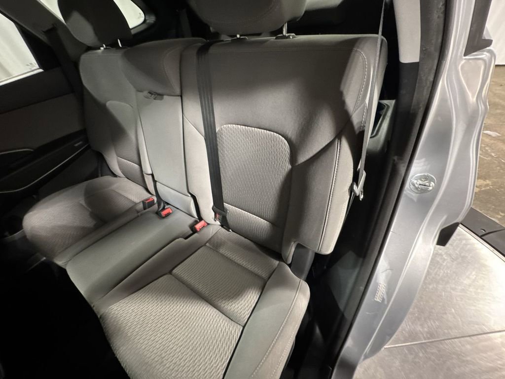 Used 2017 Hyundai Santa Fe SE image 28